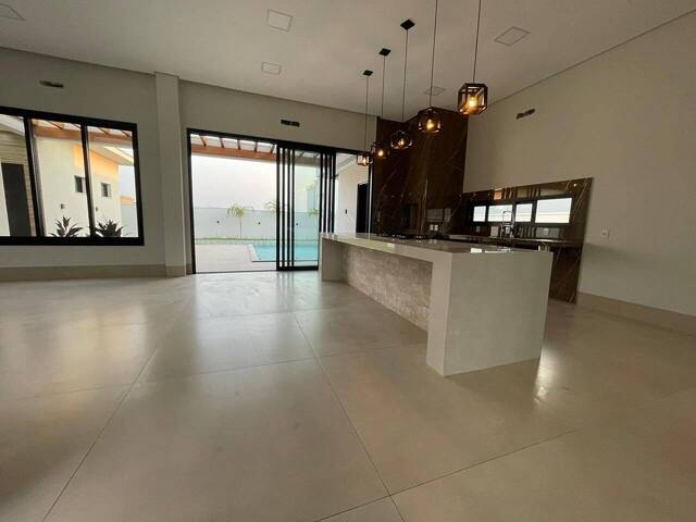 #27 - Casa para Venda em Cuiabá - MT
